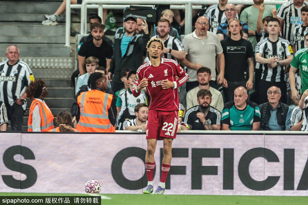 曼联又买错了？埃基蒂克3球1助约克雷斯2球 舍什科还没首发